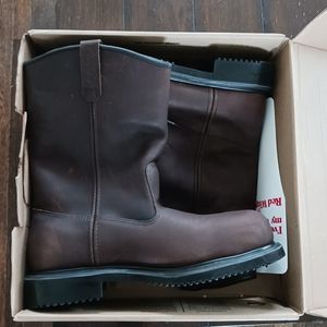 NIB  Mens Redwings Boots